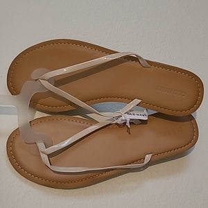 Old navy leather style flip flops